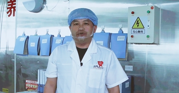 全國五一勞動獎章獲得者、陜西榆林四海食品配送有限責任公司生產班組組長 趙志新 李凡攝_副本.jpg